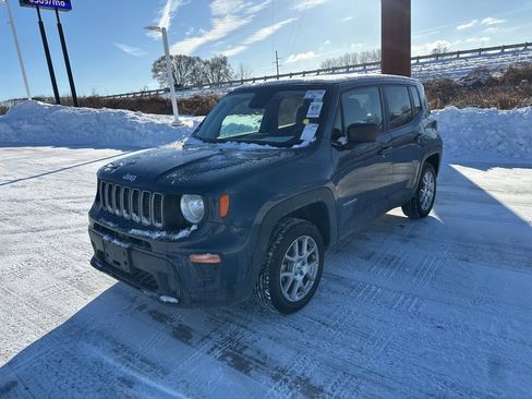 Used 2023 Jeep Renegade Latitude image 12