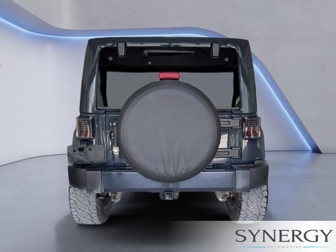 Used 2016 Jeep Wrangler Unlimited Sahara w/ Max Tow Package AWD/4WD image 6
