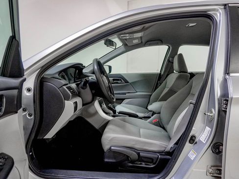 Used 2014 Honda Accord LX image 19