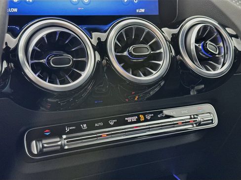 Certified 2025 Mercedes-Benz GLA 250 image 16