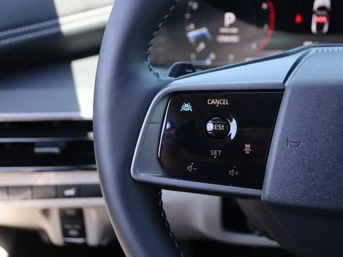 Certified 2025 Nissan Murano SV FWD image 12