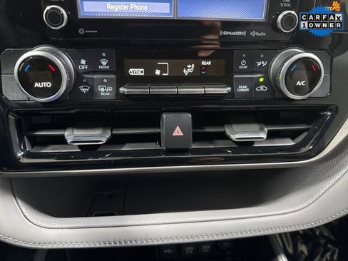 Used 2020 Toyota Highlander LE image 18