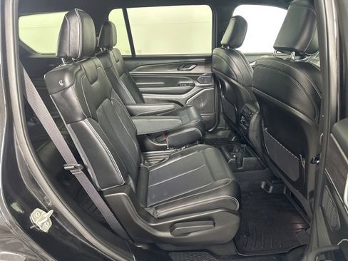 Used 2024 Jeep Grand Cherokee L Overland image 18
