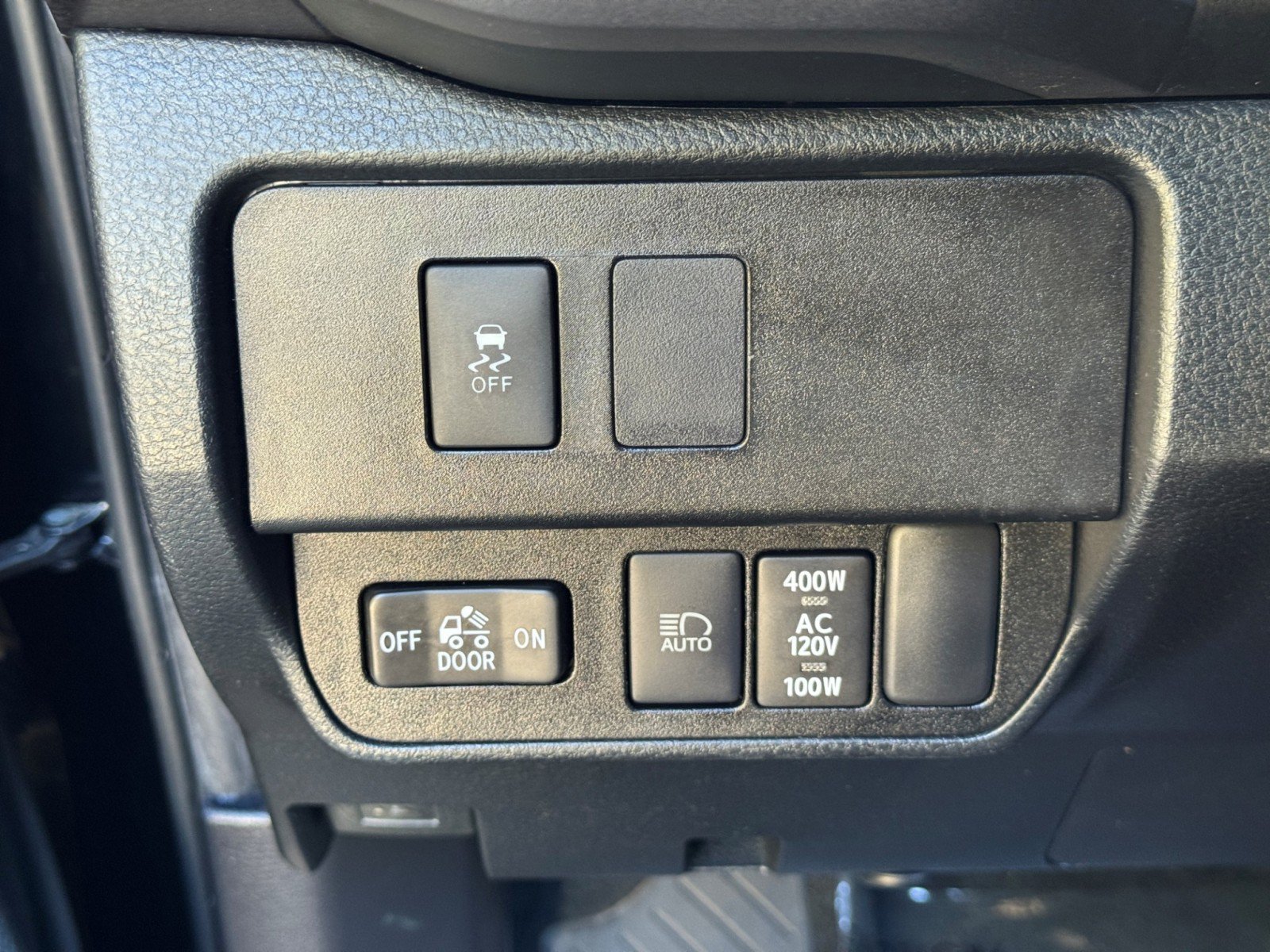 Used 2021 Toyota Tacoma TRD Off-Road w/ Technology Package AWD/4WD image 14