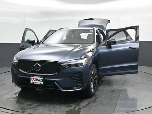 New 2026 Volvo XC60 B5 Plus w/ Protection Package Premier AWD/4WD image 39