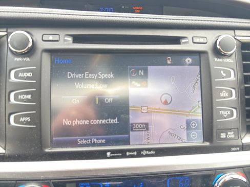 Used 2018 Toyota Highlander XLE image 6