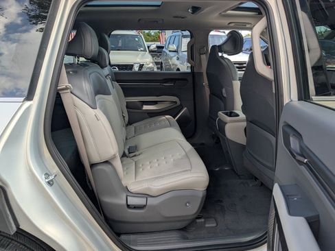 Used 2026 Kia EV9 Wind image 19