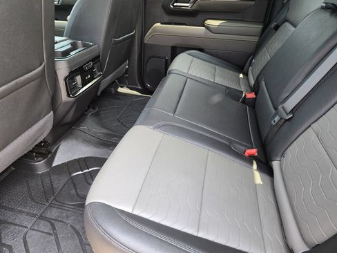 Used 2024 Chevrolet Silverado 1500 ZR2 w/ Technology Package AWD/4WD image 29