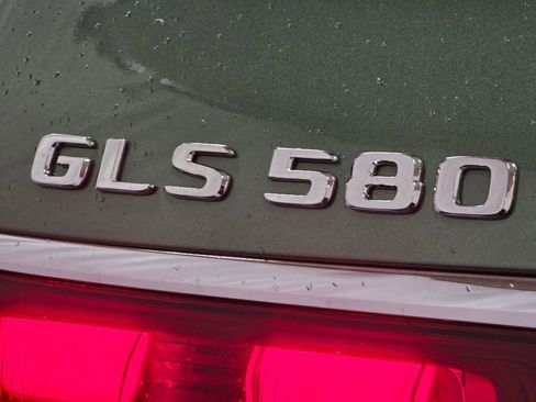 New 2026 Mercedes-Benz GLS 580 4MATIC image 23