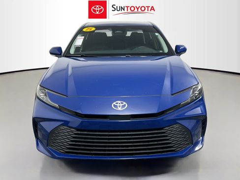 Used 2025 Toyota Camry LE FWD image 10