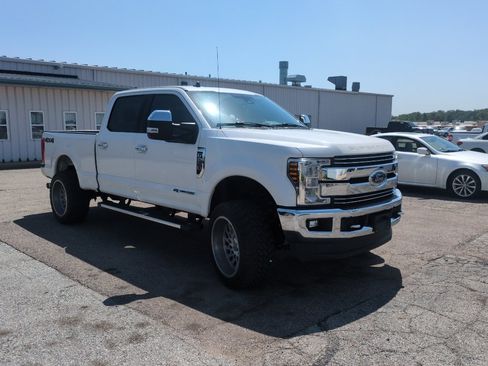 Used 2019 Ford F250 Lariat w/ Lariat Ultimate Package AWD/4WD image 3