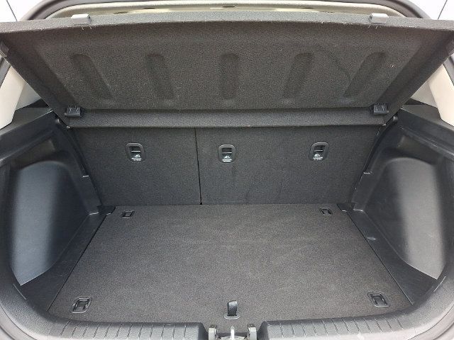 Certified 2025 Hyundai Venue SEL FWD image 37