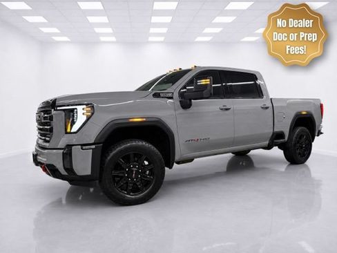 Used 2024 GMC Sierra 2500 AT4 w/ Technology Package AWD/4WD image 2