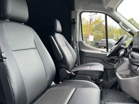 New 2026 Ford Transit 250 148 Medium Roof w/ Load Area Protection Package image 24