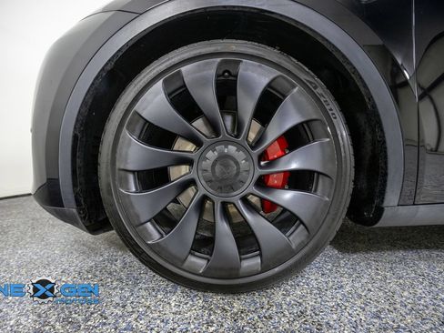 Used 2024 Tesla Model Y Performance AWD/4WD image 46