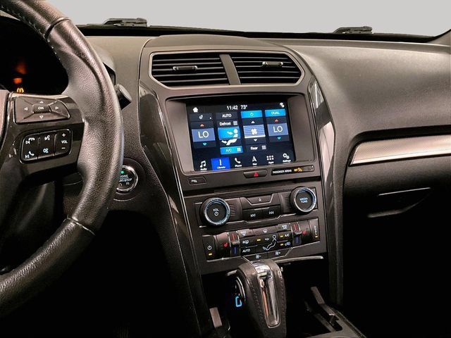 Used 2018 Ford Explorer XLT w/ Equipment Group 202A AWD/4WD image 7