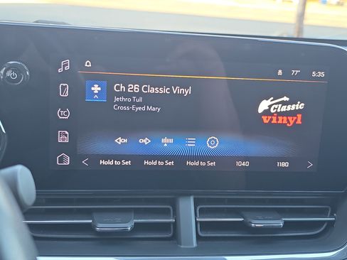 Used 2024 Chevrolet Trax LT w/ LT Convenience Package image 27