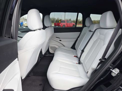 New 2026 Jeep Cherokee Laredo AWD/4WD image 12