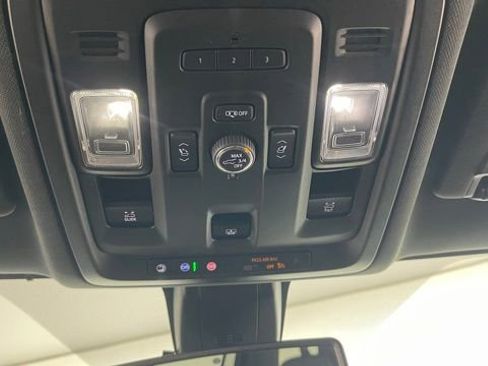 Used 2022 Chevrolet Suburban RST w/ Luxury Package image 43