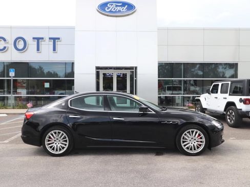 Used 2021 Maserati Ghibli S RWD image 18