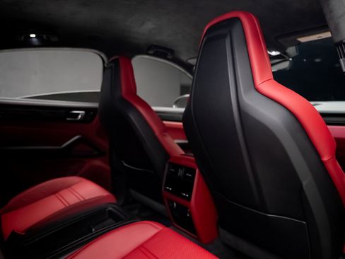 Used 2023 Porsche Cayenne Turbo GT image 73