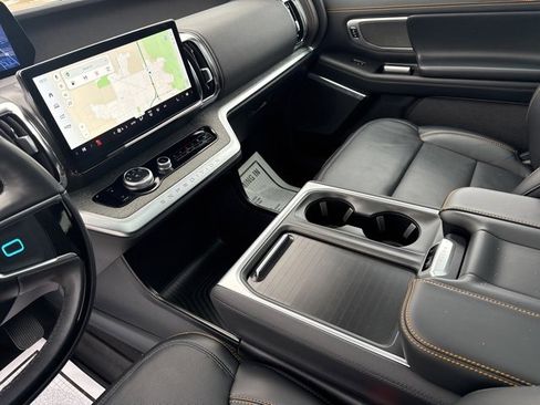 Used 2025 Ford Expedition Tremor image 16