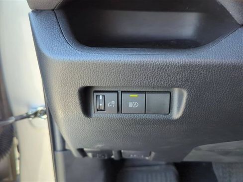 Certified 2022 Toyota RAV4 XLE FWD image 12