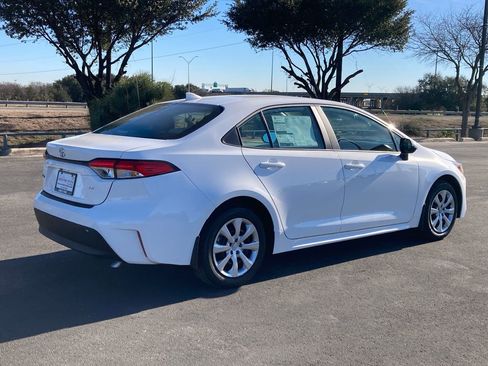 New 2026 Toyota Corolla LE FWD image 5