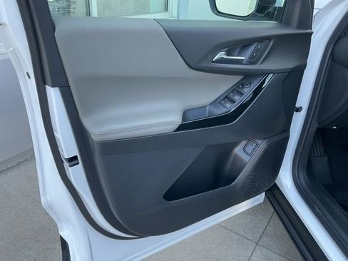 New 2026 Chevrolet Equinox LT AWD/4WD image 18