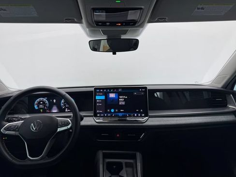 Used 2025 Volkswagen Tiguan S FWD image 5