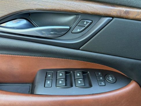 Used 2019 Cadillac Escalade ESV Luxury RWD image 37