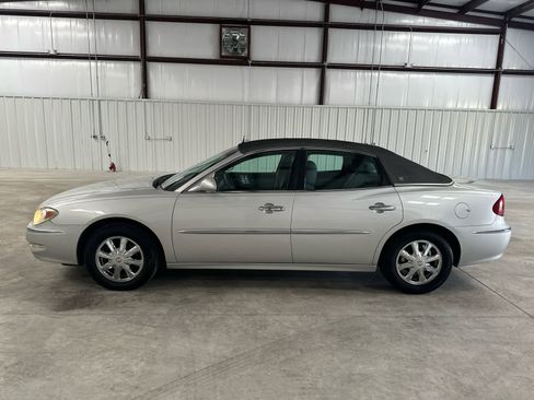 Used 2005 Buick LaCrosse CXL w/ Chrome Appearance Package image 2