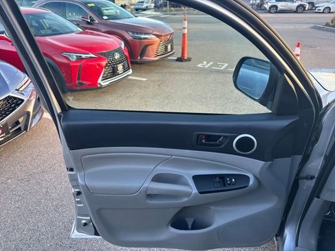 Used 2015 Toyota Tacoma 4x4 Access Cab V6 image 20