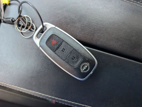 Used 2024 Nissan Rogue S AWD/4WD image 20