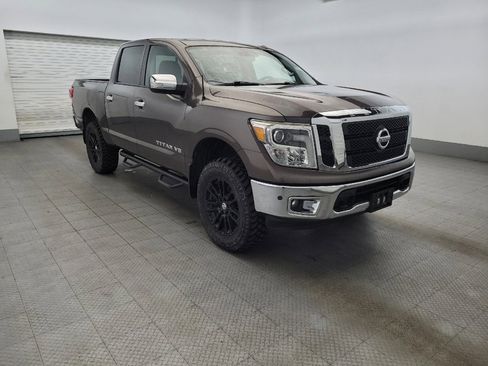 Used 2018 Nissan Titan SL image 13
