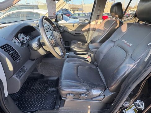 Used 2012 Nissan Xterra PRO-4X w/ Pro-4x Leather Pkg image 9