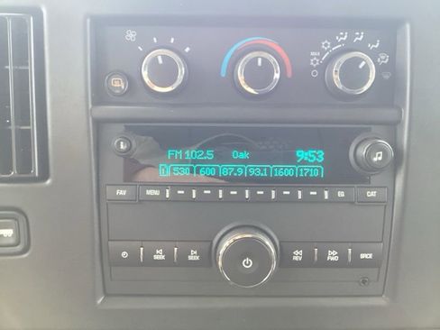 New 2025 Chevrolet Express 2500 Work Van image 30