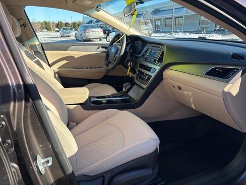 Used 2015 Hyundai Sonata SE image 7