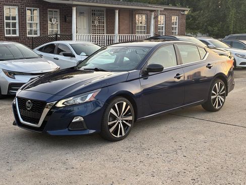 Used 2021 Nissan Altima 2.5 SR FWD image 2