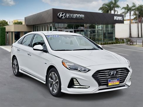Used 2019 Hyundai Sonata Limited image 1