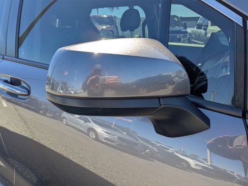 Used 2022 Toyota Sienna XLE image 12