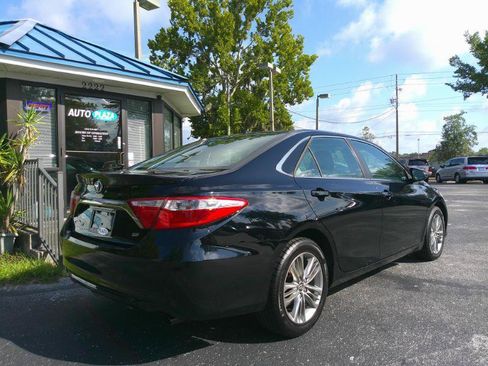 Used 2017 Toyota Camry SE FWD image 5