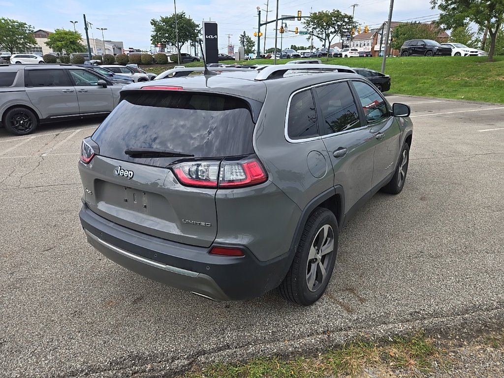 Used 2019 Jeep Cherokee Limited AWD/4WD image 3