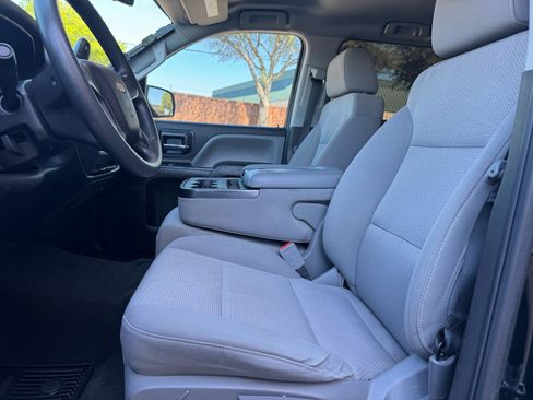 Used 2018 Chevrolet Silverado 1500 Custom w/ Custom Value Package image 22