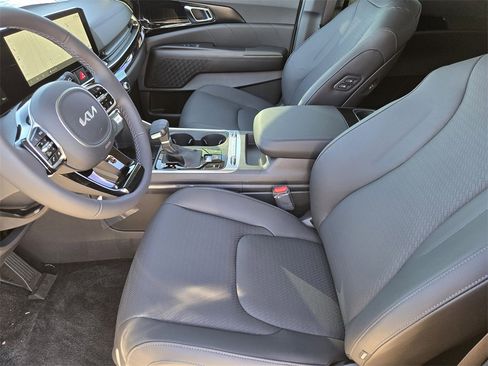 New 2026 Kia Carnival SX Prestige image 9