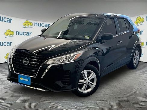 Used 2022 Nissan Kicks S FWD image 3