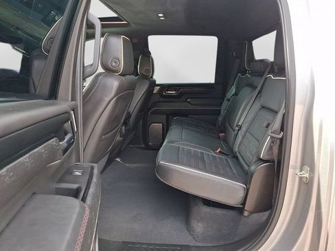 Used 2025 GMC Sierra 2500 AT4X AWD/4WD image 12
