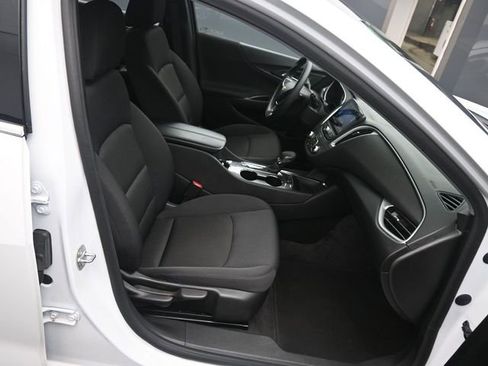 Used 2024 Chevrolet Malibu LT FWD image 38