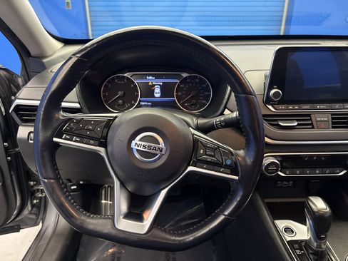 Used 2019 Nissan Altima 2.5 SV FWD image 14