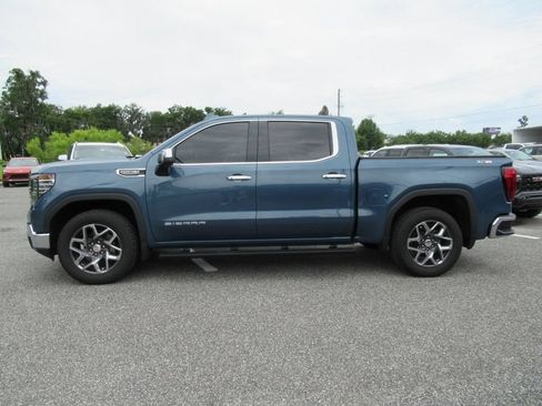 Used 2024 GMC Sierra 1500 SLT w/ X31 Off-Road Package AWD/4WD image 4